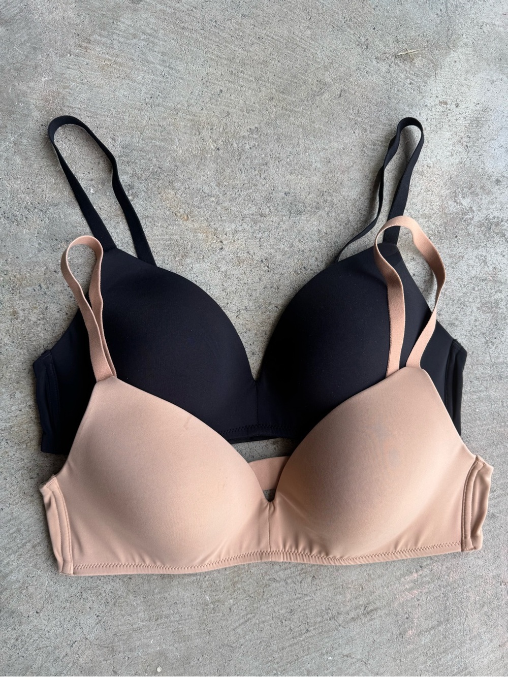 Amazon Essentials Bras 36A Bundle of 2 Black Nude Wireless Padded T-Shirt